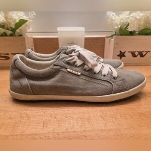 Taos Footwear Women's Star Sneakers Gray/Taupe Washed Canvas Womens Size 9.5